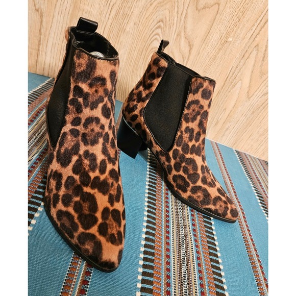 Nine West Leopard Chelsea Mid Heel Pull On Bootie Size 6 M Boots - Picture 3 of 8
